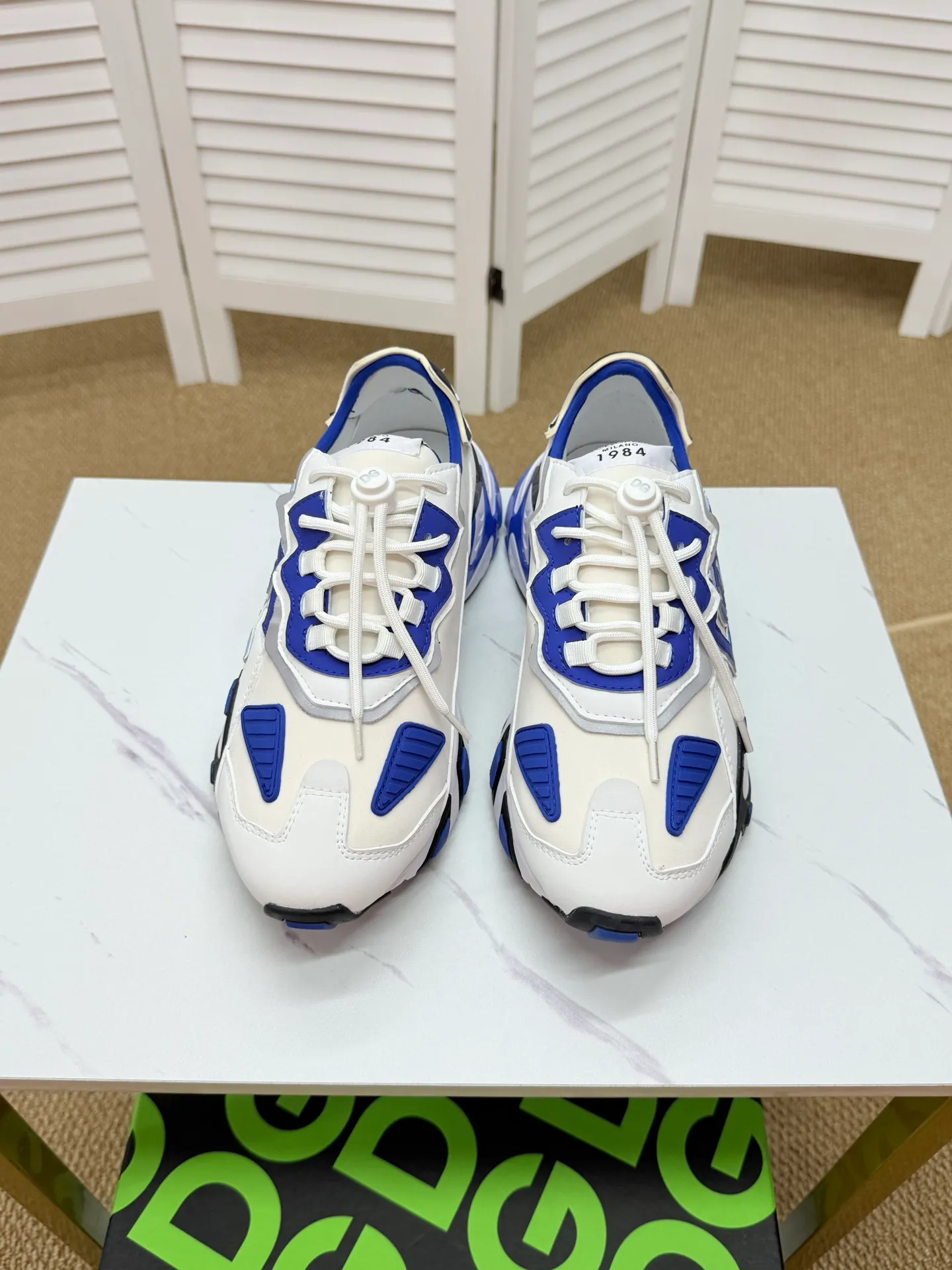 Men's clothing and shoes 260. The latest sports and casual shoes for couples (DG) are fashionable and versatile, and can add luster to various looks. Create an exquisite design with unique dynamic vitality and modern atmosphere, showing modern elegance. Size: 35-46 (custom-made sizes 45 and 46 are non-refundable) Se